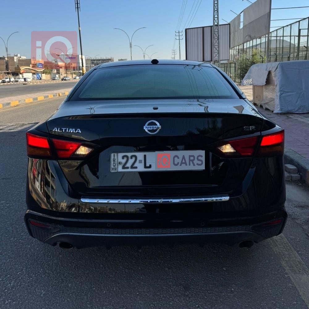 نيسان ألتيما